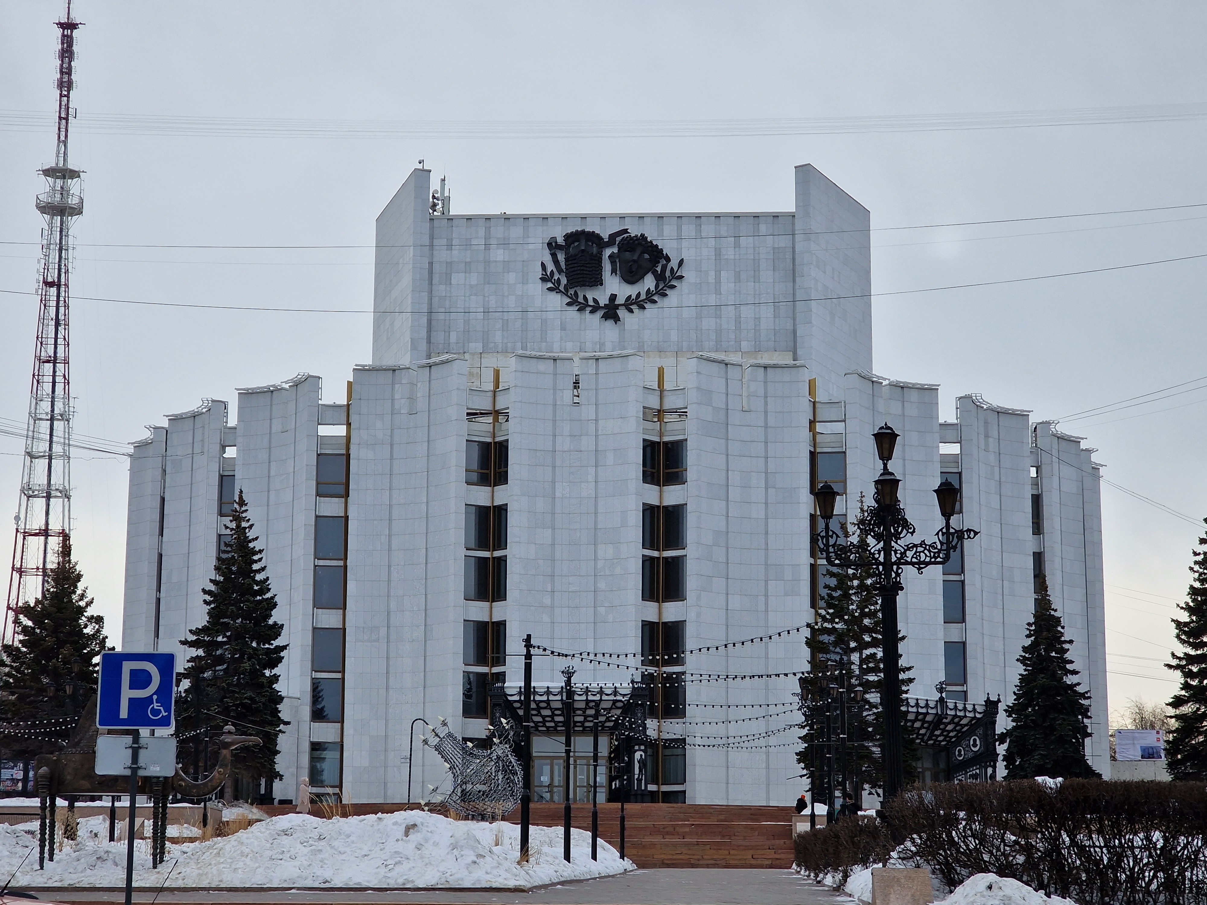 Заменили 6 канализационных выпусков методом разрушения и методом прокола грунта. Театр драмы Челябинск.