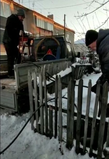 Замена канализационного выпуска в многоквартином доме. с.Фершампенуаз