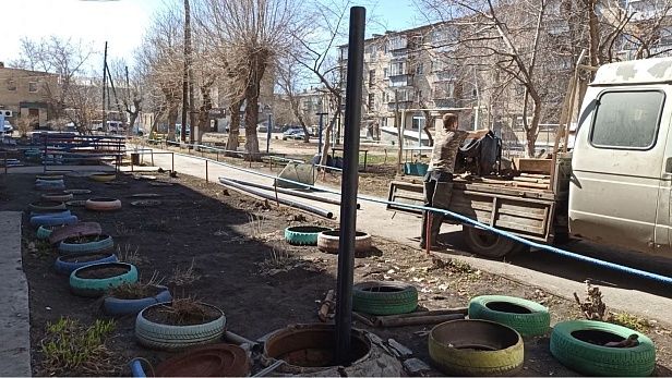 Поменяли 8 канализационных выпусков в МКД г.Южноуральск. Метод разрушения старой трубы (санация).