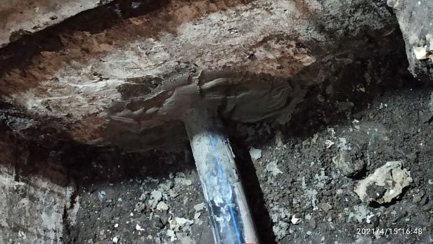 Поменяли 8 канализационных выпусков в МКД г.Южноуральск. Метод разрушения старой трубы (санация).