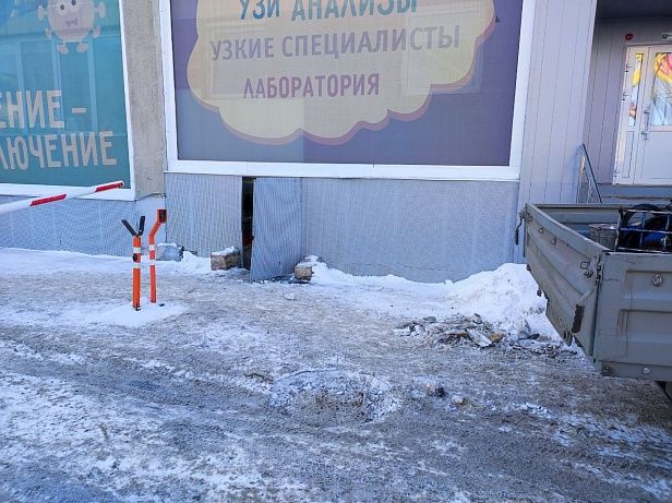 МЦ "ЛОТОС". Заменили канализационный выпуск методом разрушения. 8м. ПЭ110 МЦ "ЛОТОС". Заменили канализационный выпуск методом разрушения. 8м. ПЭ110